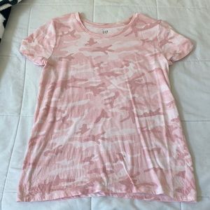 Gap Lightly Worn (Favorite T) (Size M)